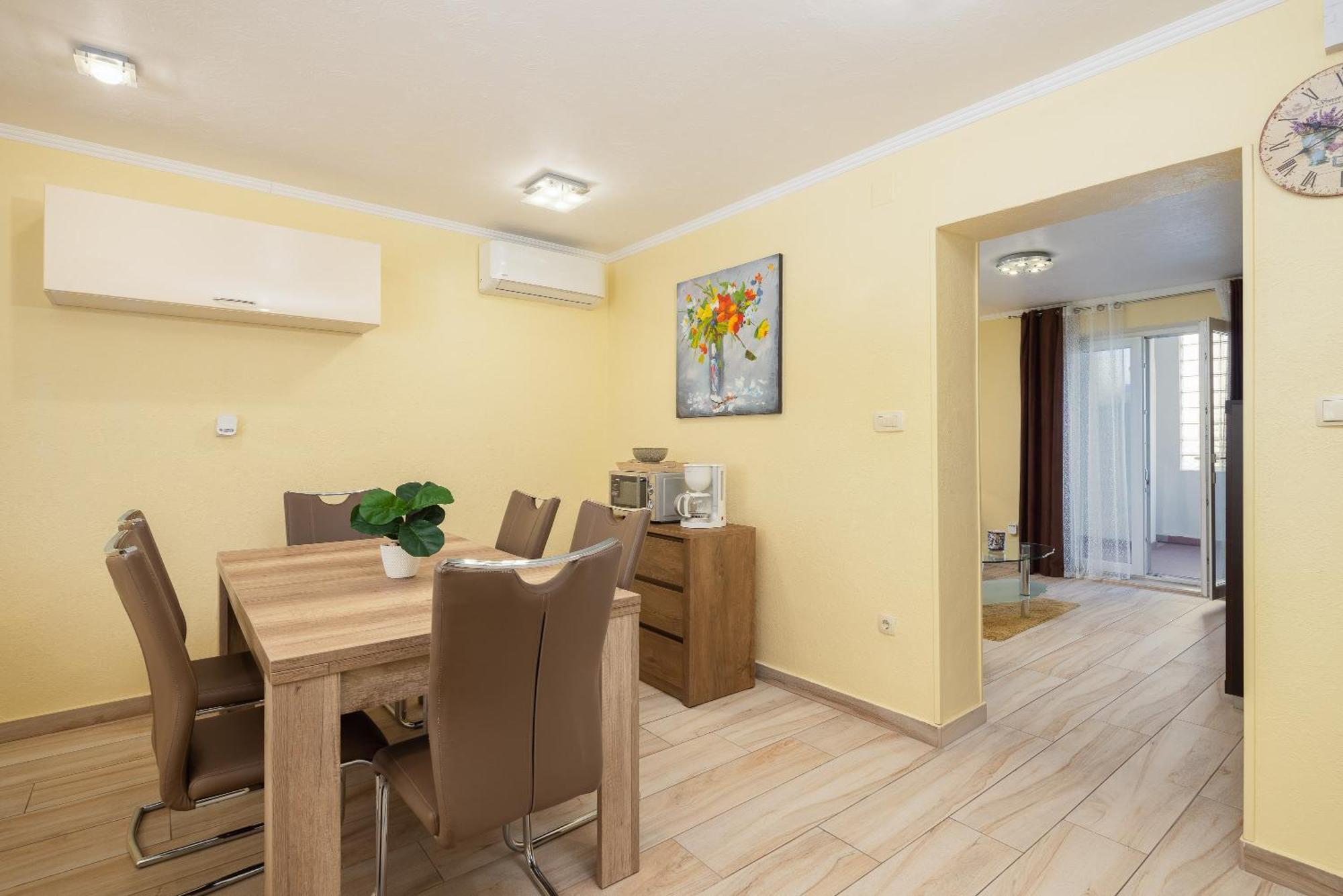 Perla Apartment - 2 Min To The Beach & Free Parking Makarska Zewnętrze zdjęcie