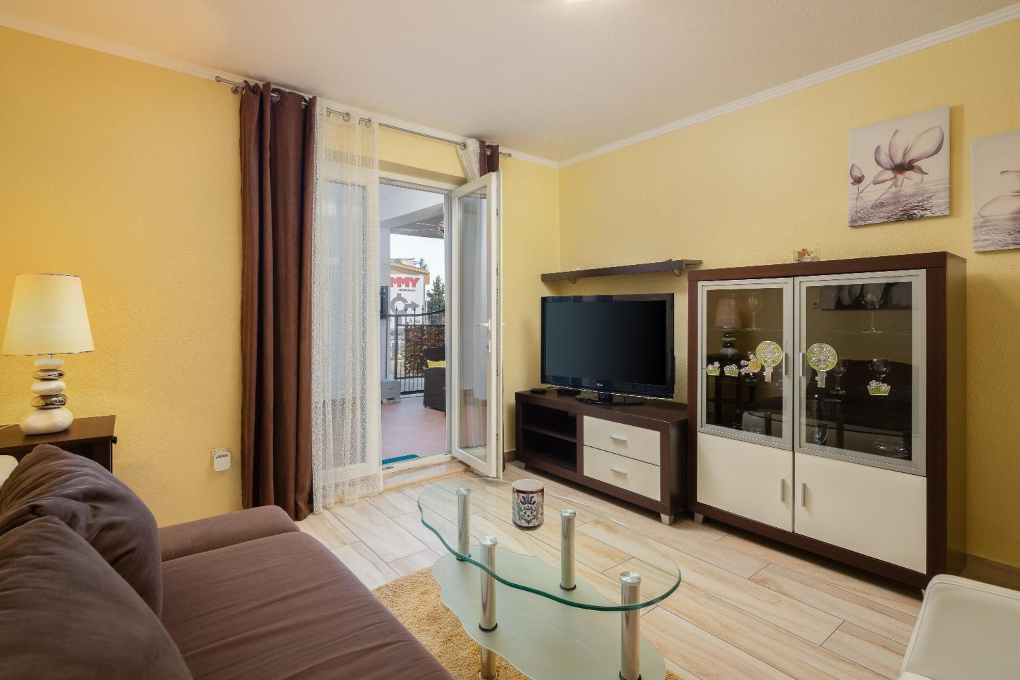 Perla Apartment - 2 Min To The Beach & Free Parking Makarska Zewnętrze zdjęcie