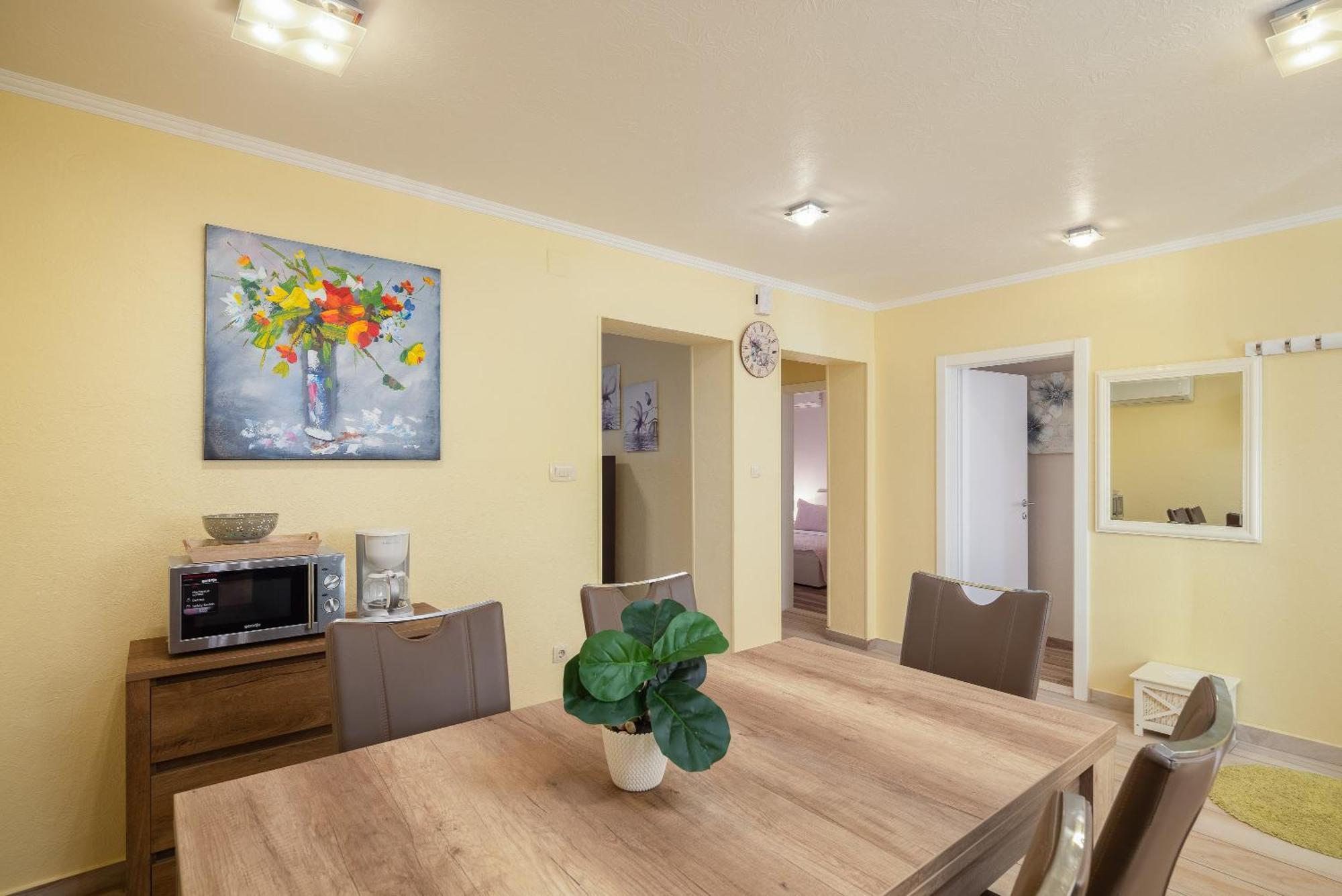 Perla Apartment - 2 Min To The Beach & Free Parking Makarska Zewnętrze zdjęcie