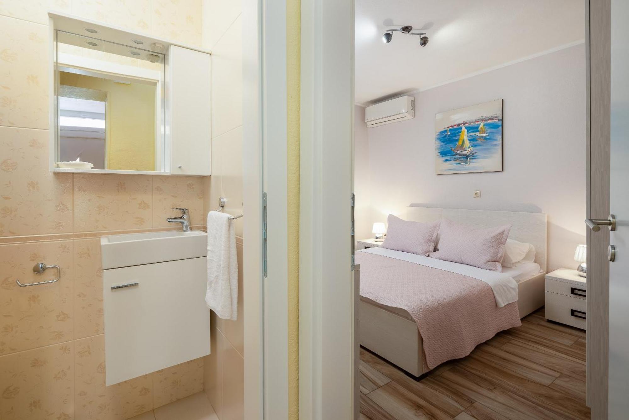 Perla Apartment - 2 Min To The Beach & Free Parking Makarska Zewnętrze zdjęcie