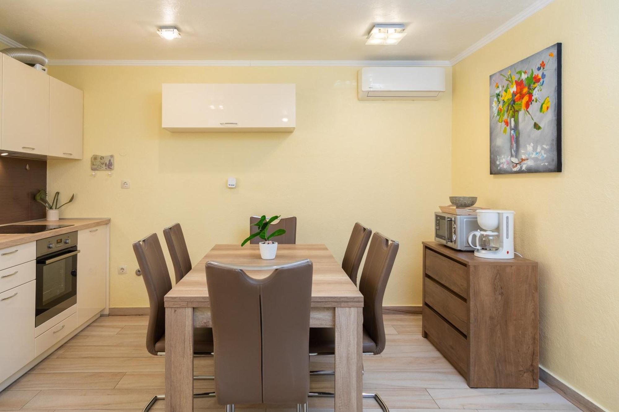 Perla Apartment - 2 Min To The Beach & Free Parking Makarska Zewnętrze zdjęcie